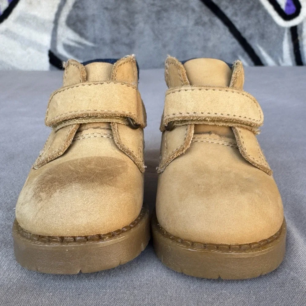 Size 1c - Cherokee‎ Kids Hiking Rustic Boots Wheat Faux Leather Chukka Foam